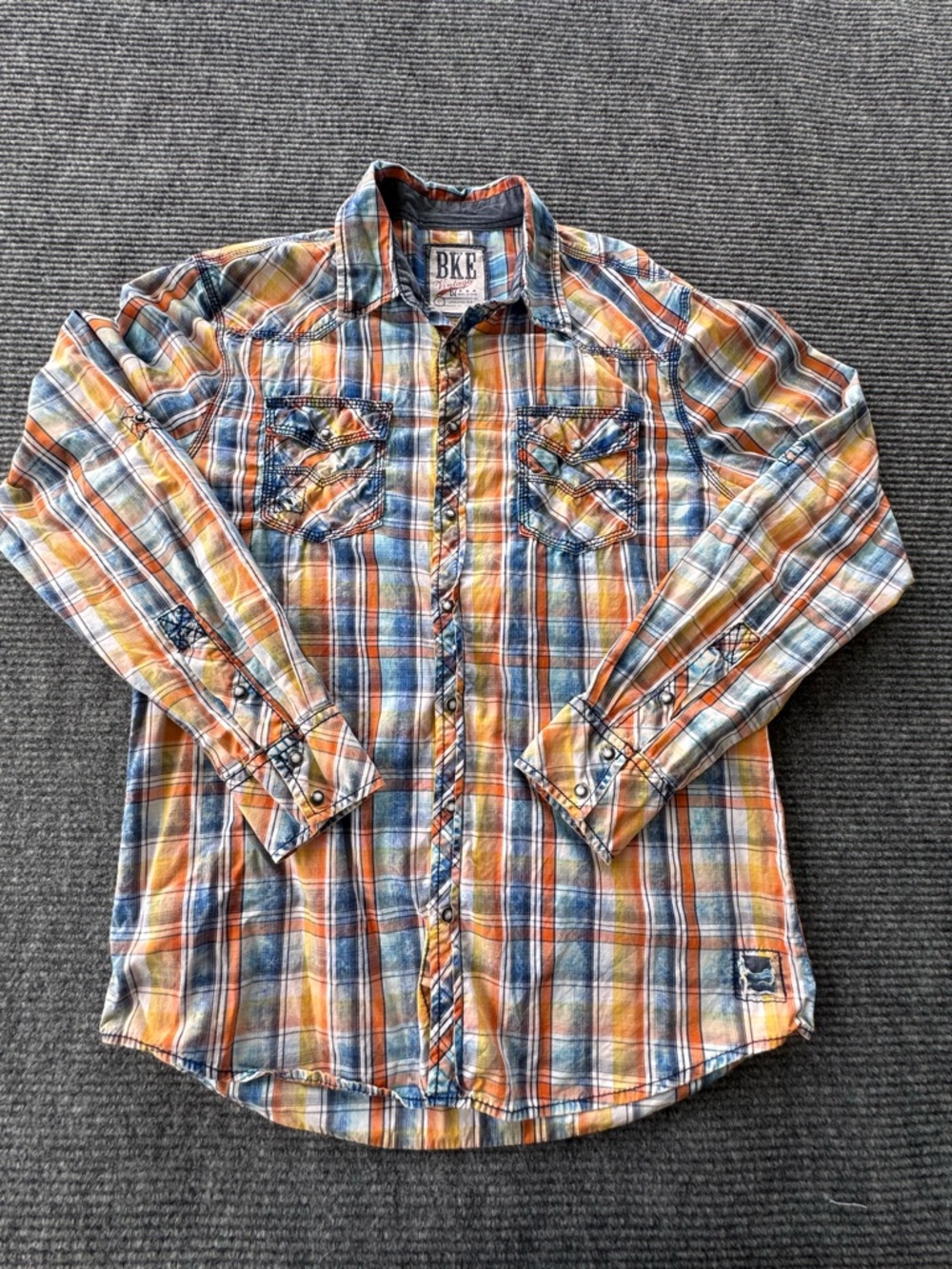 BKE VTG Vintage distressed plaid long sleeve pearl button up shirt Men's Large